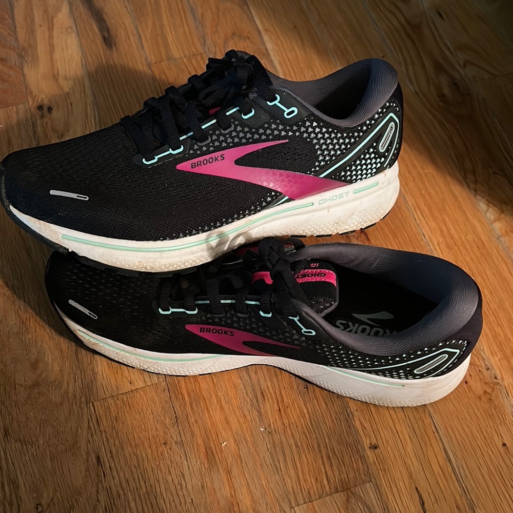 Women’s Brooks Ghost 14, black, teal, pink. Wore one time.Size 11